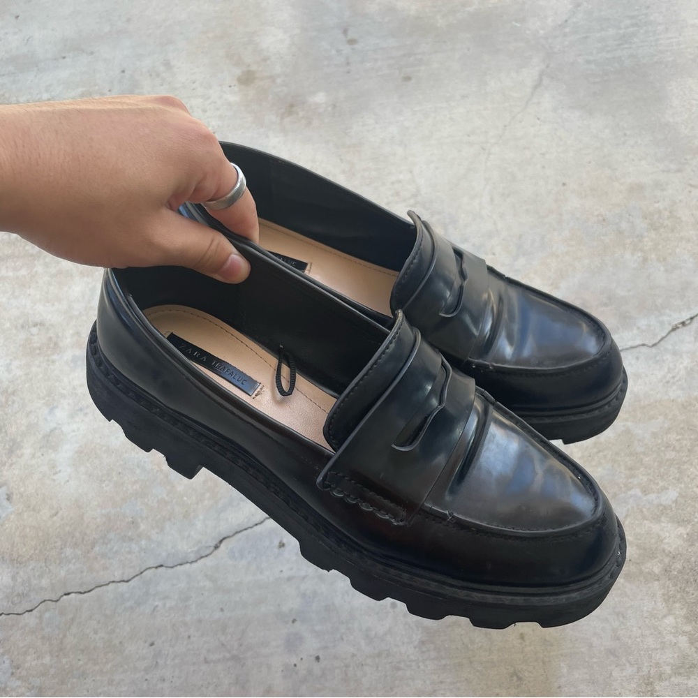 Zara Trafaluc Woman’s Black Chunky Lug Sole Penny Loafers size 39